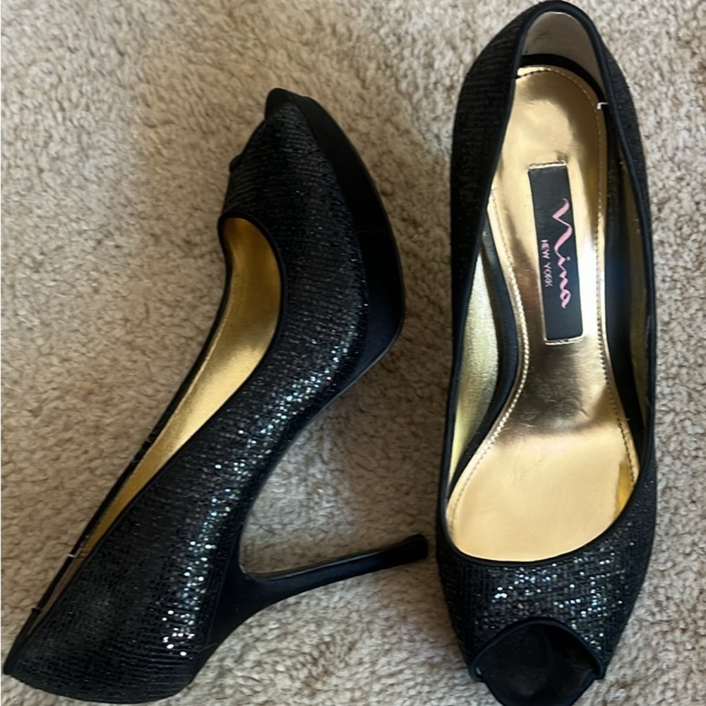 Nina peep toe pumps